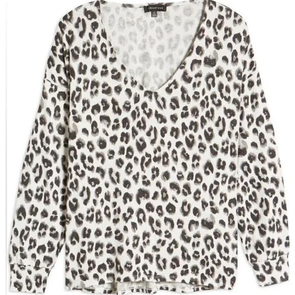 Gibsonlook Snow Leopard Print Top XS NWOT Ultra Soft - Picture 2 of 6
